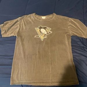 Retro Pittsburg Penguins grey t shirt.
